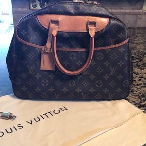 Louis Vuitton. Douville. Serial Code V.l 1903